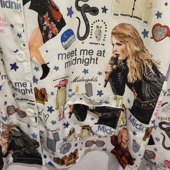 Taylor Swift button up blouse - Picture 2 of 8